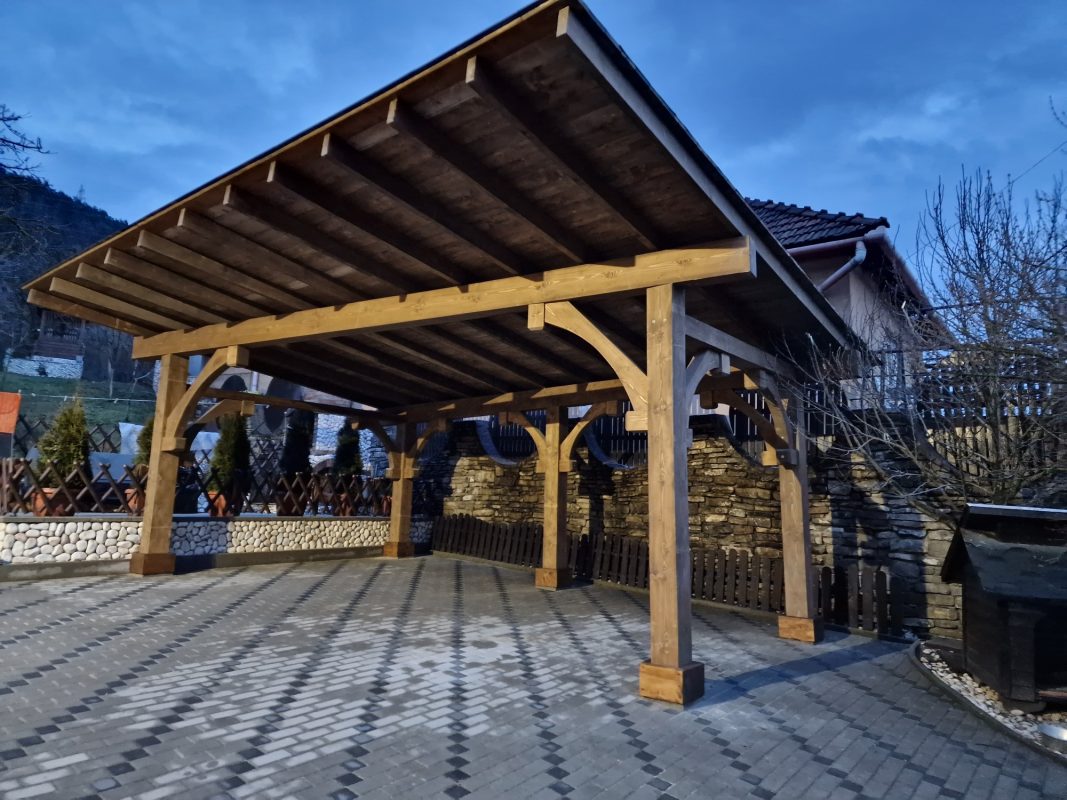pergola din lemn