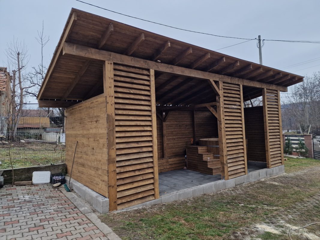 pergola din lemn